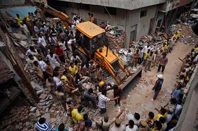 inderlok delhi building collapse