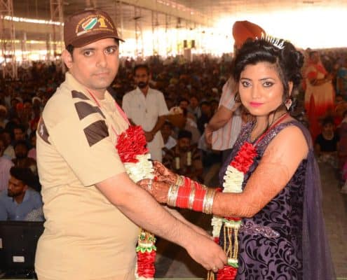 During the foundation day 

celebrations, seven couples took a pledge to fight against social evils and got tied in a wedlock