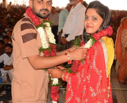 During the foundation day 

celebrations, seven couples took a pledge to fight against social evils and got tied in a wedlock