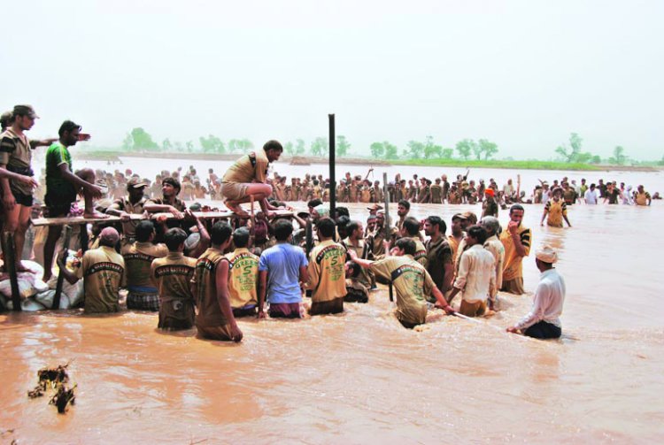 Dera Sacha Sauda Helps Flood Victims in Punjab-Haryana
