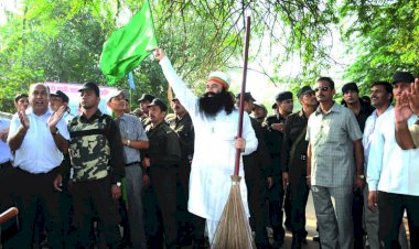Cleanliness Earth Campaign at Delhi on 21st September, 2011