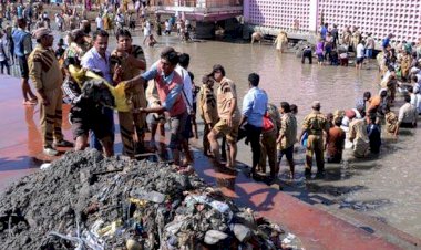 Cleanliness Earth Campaign in Haridwar on 1st November, 2012