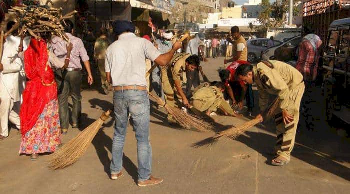 Cleanliness Earth Campaign at Pushkar, Rajashtan on 8th Dec 2012