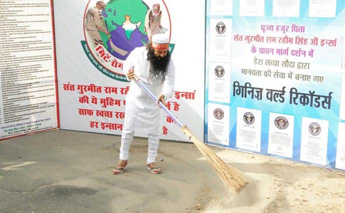 Cleanliness Earth Campaign in Noida, U.P. on 13th April 2013