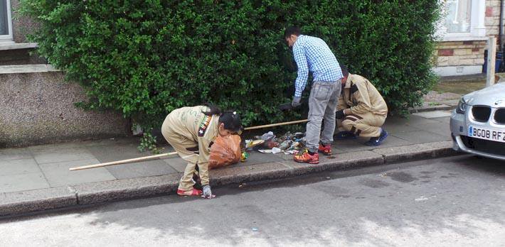 Dera Sacha Sauda Volunteers Launch Cleanliness Drive in London, UK