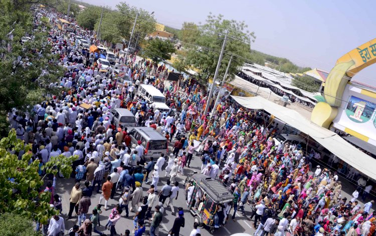 Dera Sacha Sauda Sirsa, flooded with followers!