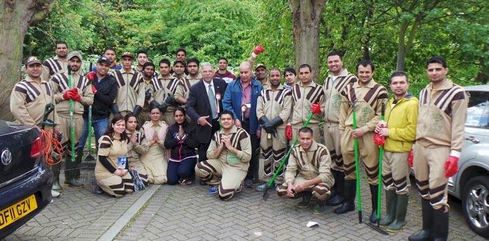 6th Cleanliness Campaign held by Dera Sacha Sauda volunteers in London, UK