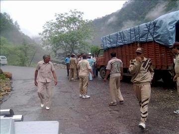 Dera Sacha Sauda Volunteers to The Rescue of Flood Victims in Uttarakhand