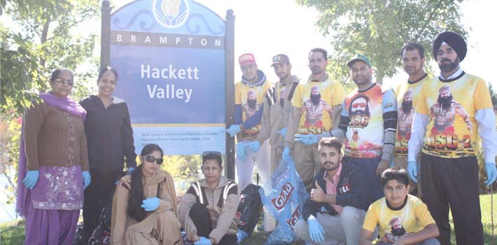 Cleanliness Campaign held by Dera Sacha Sauda volunteers, Toronto (Canada)