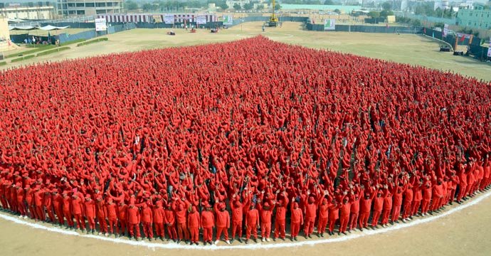 World Record of "Largest Human Droplet" created by Dera Sacha Sauda